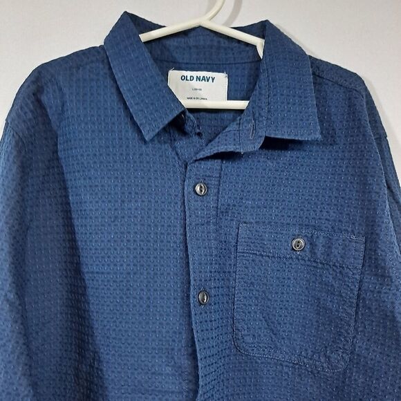 Old Navy Boys Button up shirt NWT - Picture 4 of 13